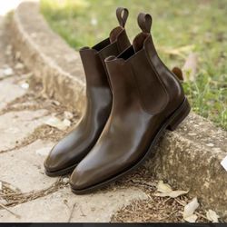 Gorgeous Carmina Brown Chelsea Boots. 9.5 Uk. 10.5 US