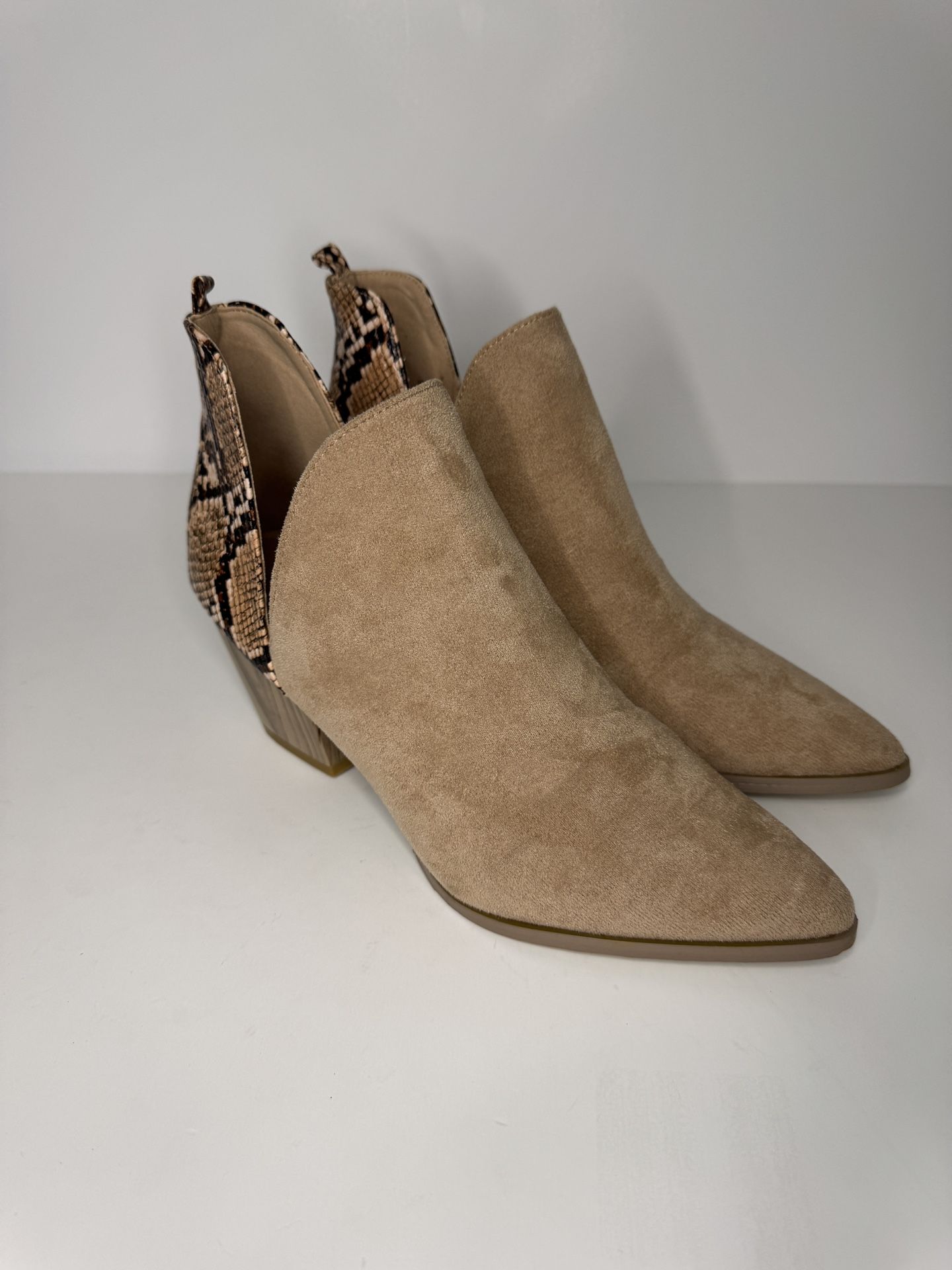 Katliu Women’s Ankle Boots Heeled Cutout Pointed Toe Booties Tan, Size 8