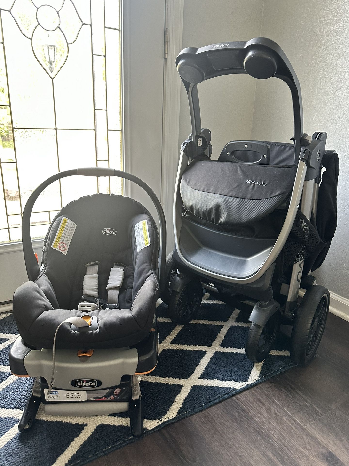 Chicco Bravo Travel System