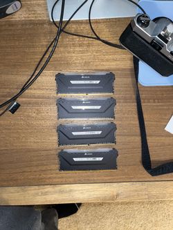 Corsair 32GB 3200 DDR4 RGB (4x8gb)
