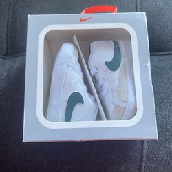Nike Blazer Mid