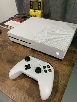 Xbox One S 1TB w/ Controller And Cables