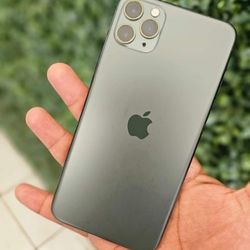 iPhone 11 Pro Max  , Factory Unlocked,  Excellent Condition Like New 