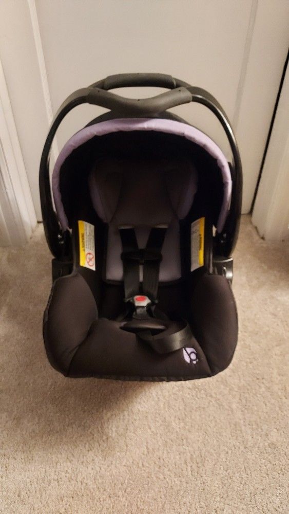 Baby Trend Carseat & Base