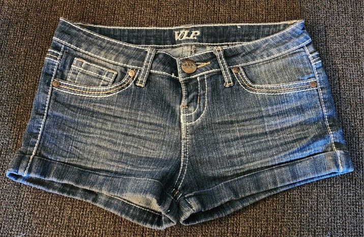 Ladies Juniors VIP Jean Shorts Sz 5 / 6