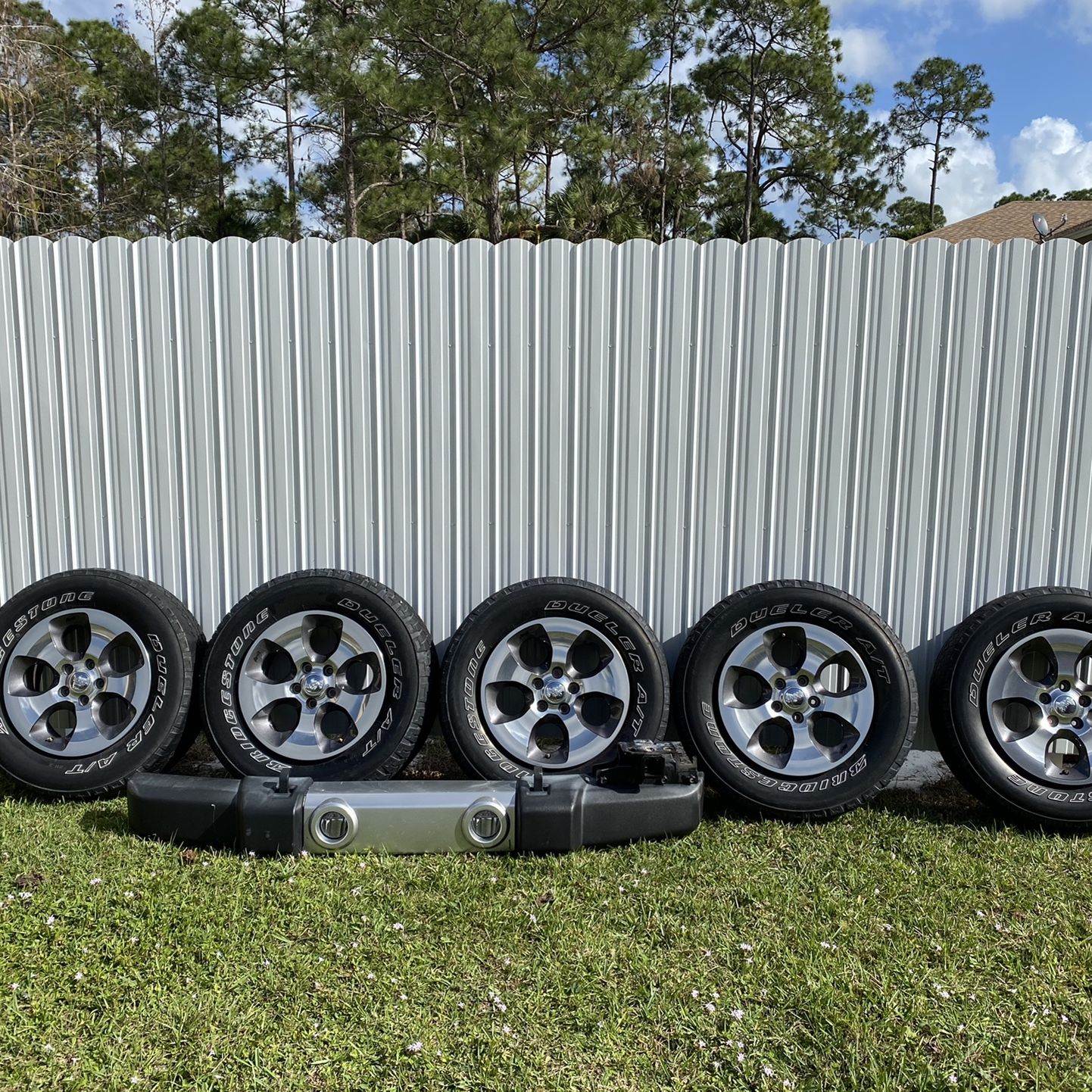 2017 Jeep Rims And Front Bumper