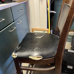 FREE Bar Stool For Your Garage