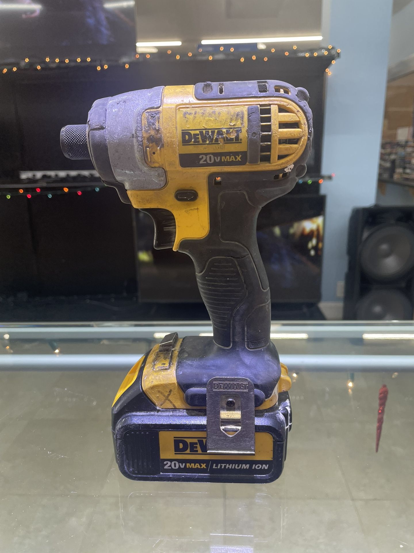 Dewalt Impact Wrench Driver DCF885 ( Hablamos Espanol )