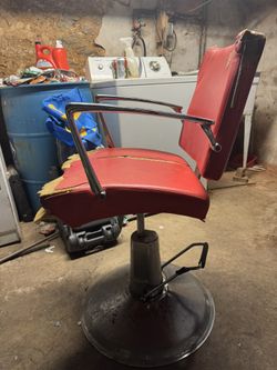Salon/barbchair Needs Fabric Redone 