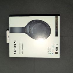 Sony WH-1000XM4 headset