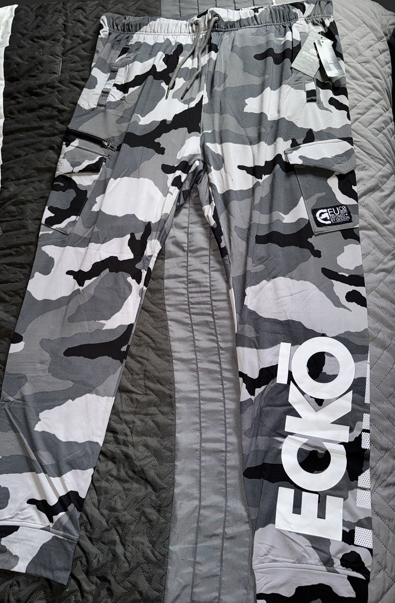 Ecko Unltd. Grey Camo Joggers Size 2XL *NWT*