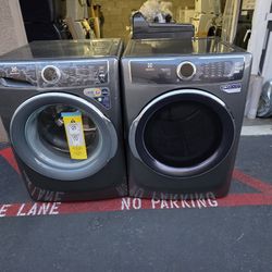 Electrolux Front Load Washer And Gas Dryer 