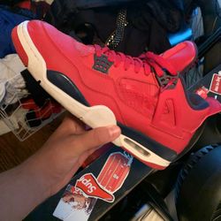 Jordan 4s Retro se SIZE 12 