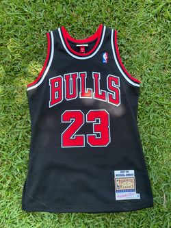 Mitchell & Ness Michael Jordan Bulls #23 Jersey