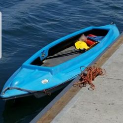 VINTAGE FIN & FEATHER PIROGUE KAYAK W/BUILT IN TROLLING MOTOR (REALLY COOL READ DESCRIPTION)