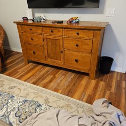 Credenza 