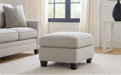 Beige Upholstered Ottoman – Modern Farmhouse | Excellent Condition
