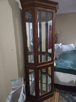 Corner display cabinet