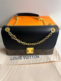 Side bag and shoulder bag