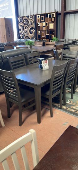 New 🆕 table 7 pc dimming table  7 chairs