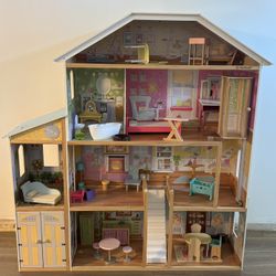 Doll House 