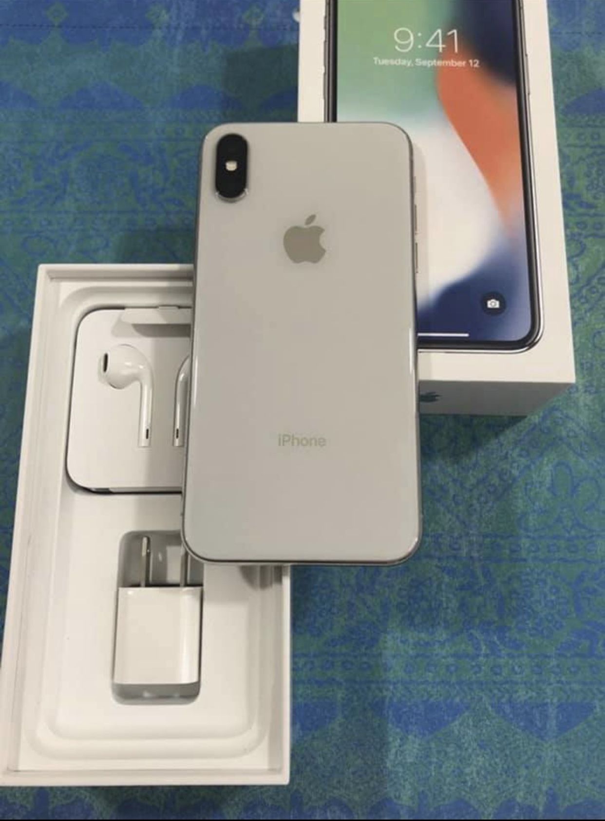 IPHONE X 64 GB FACTORY UNLOCKED