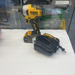 Dewalt Atomic 20v Cordless Impact Driver Drill  With Battery And Charger 