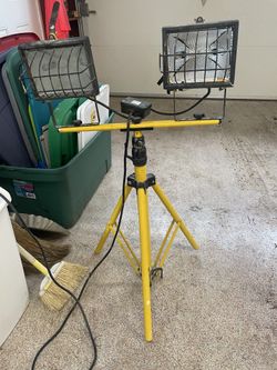 Work Light-Standing and adjustable