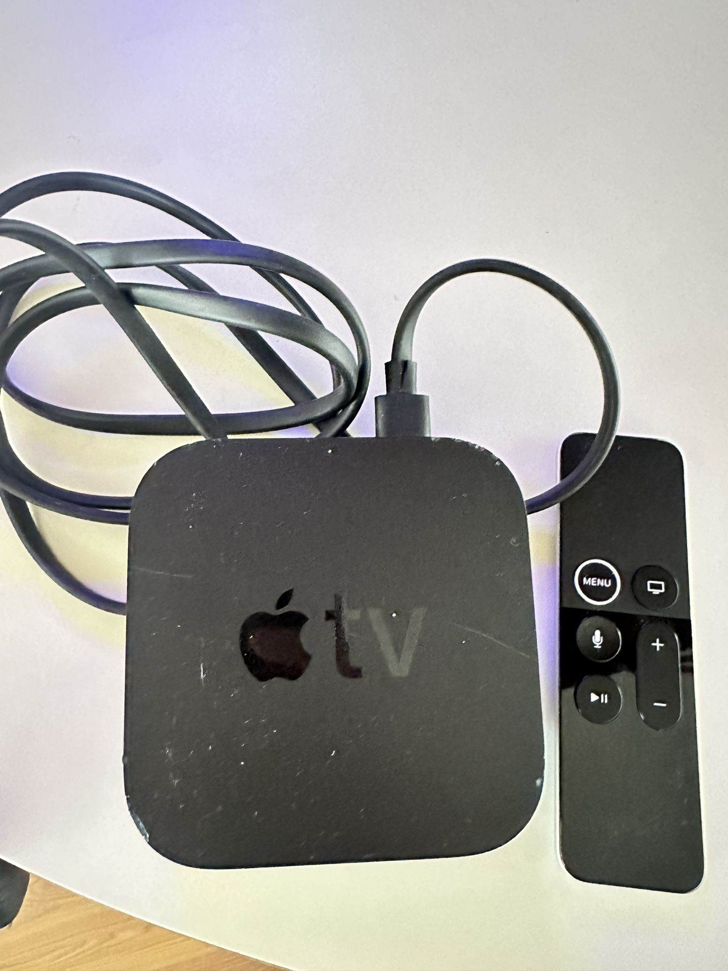 Apple TV Box And Control 32 GB 