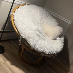 Papascan Chair white with fuzzy cushion 