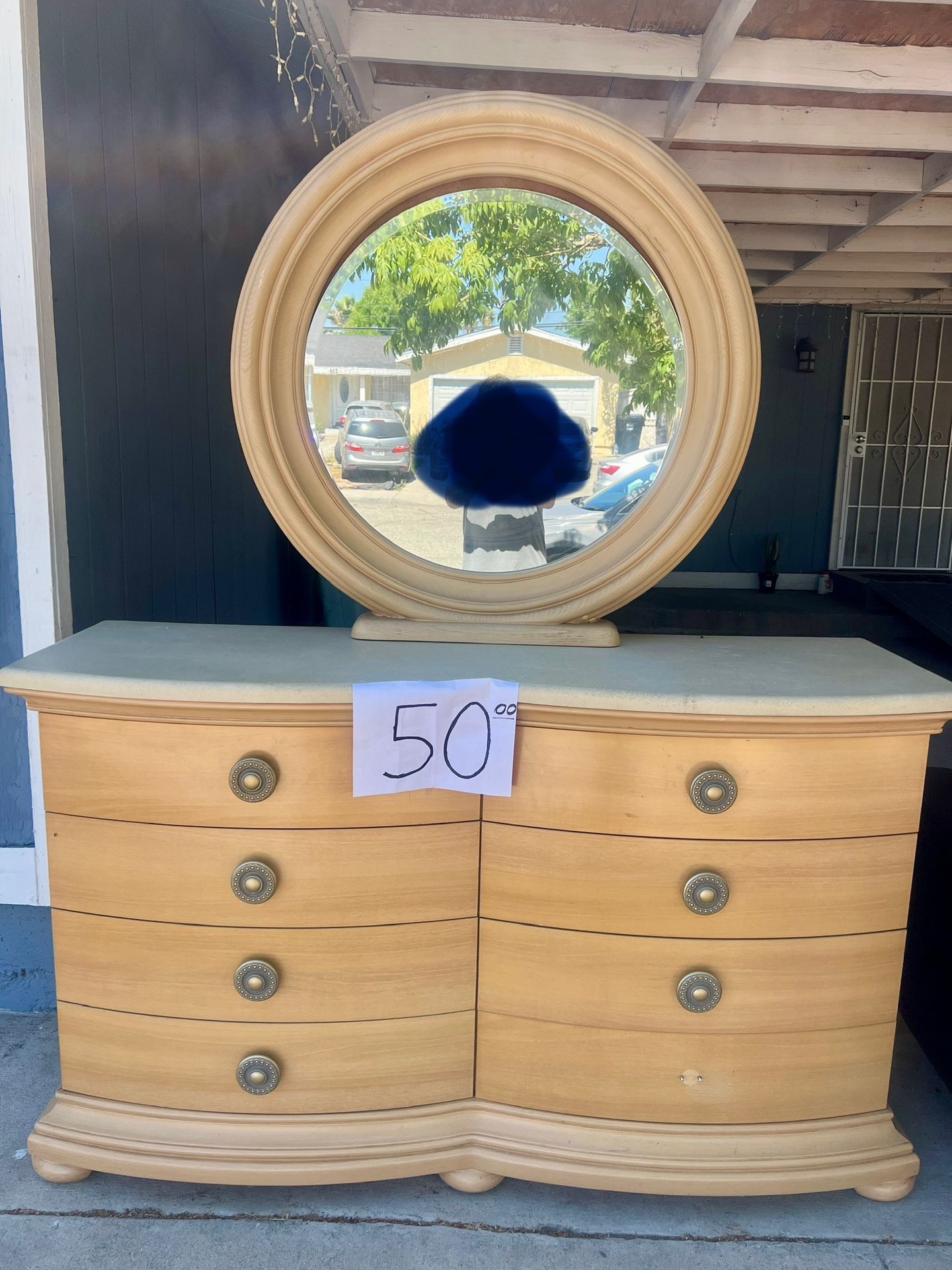Dresser with mirror and 8 drawer