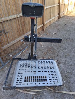 Heavy duty Universal scooter lift works on 11 and 111 class hitch