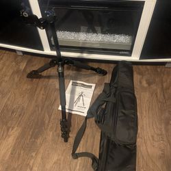 Tripod Calumet 7300 4-Section 3 Leg Angles Lightweight Pan & Tilt Head 