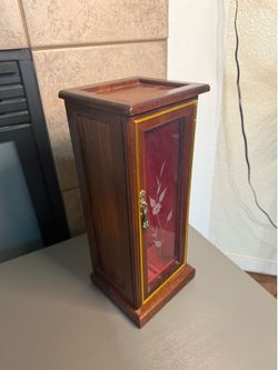 Jewelry box