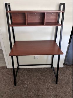 Computer desk