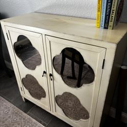 Cabinet/ Sideboard/ Buffet