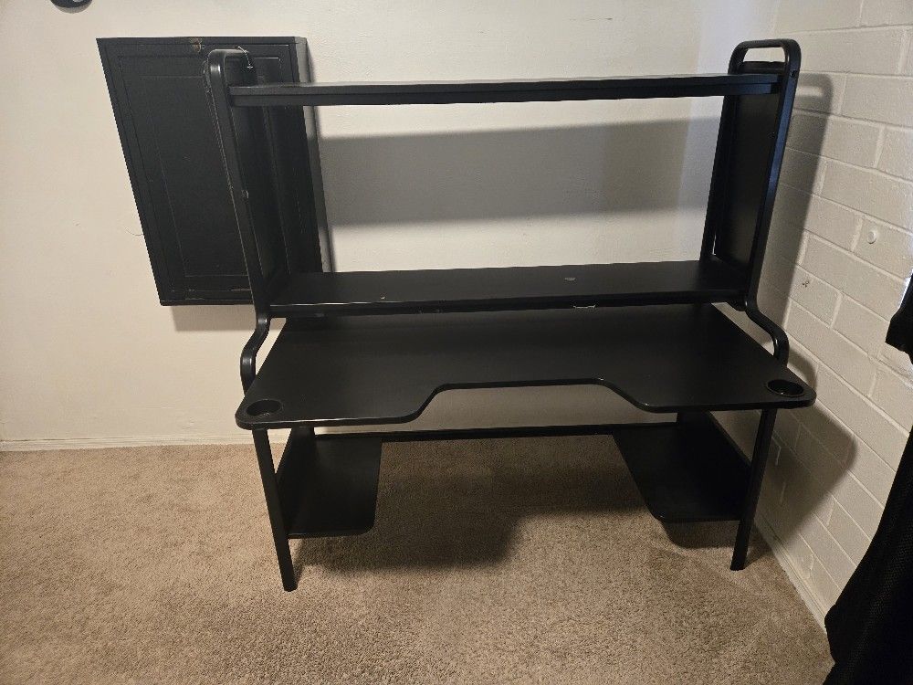 Ikea FREDDE
Gaming desk, black,