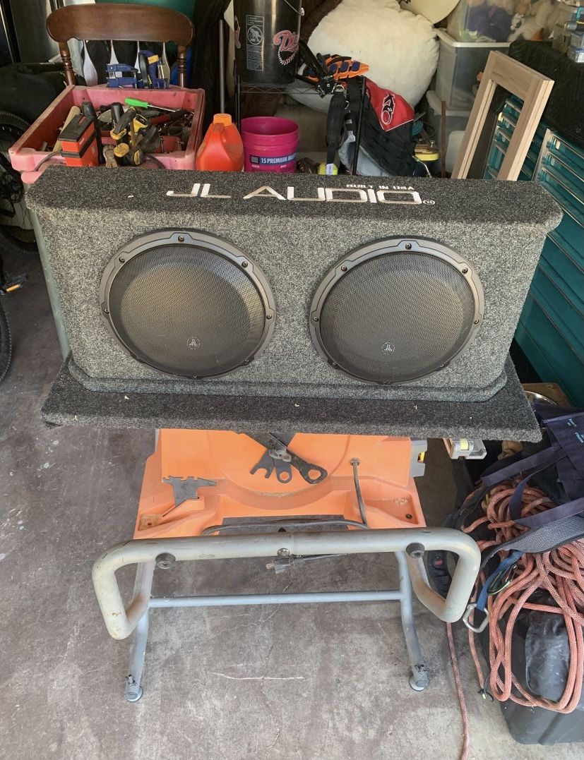 JL AUDIO dual 10w3 V3 sub with box
