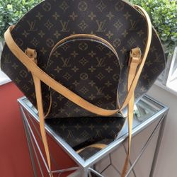 Louis Vuitton Monogram Ellipse GM