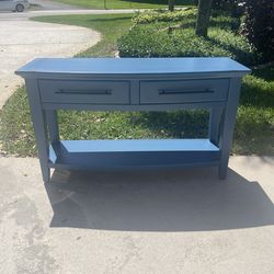 Beautiful entry way, console table