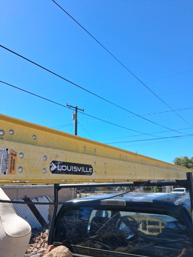 Louisville 32' Extension Ladder