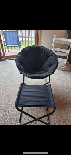 Folding Chair with footrest