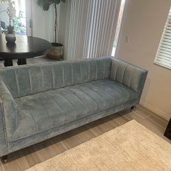 Bleu Velvet Couch 