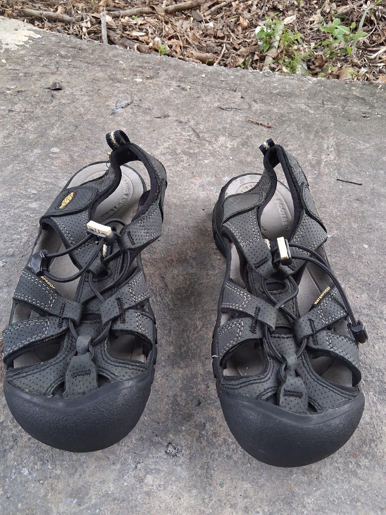 KEEN Venice H2 Waterproof Sandals Women, Size 7.5, Closed Toe