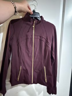 Lululemon define jacket ( PLUM) SMALL