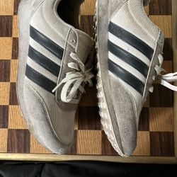 8.5 Adidas Woman’s
