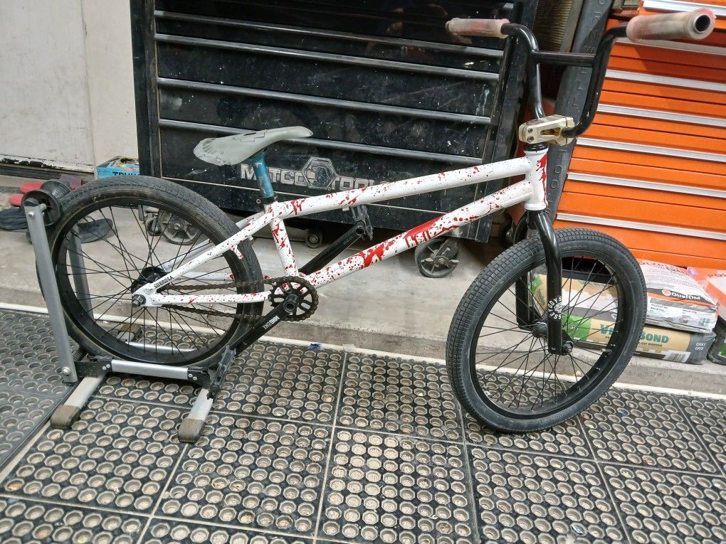 Bloody FIT 20.75 Top Tube BMX Bike