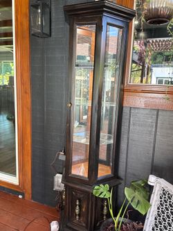 Glass cabinet
