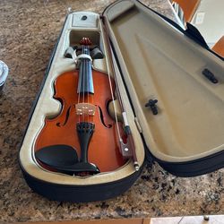 Kids Violin. Strings Need Replacement