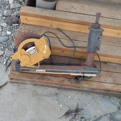 DeWalt Radial Arm Saw